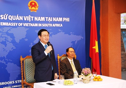 Phó Thủ tướng Vương Đình Huệ thăm Đại sứ quán Việt Nam tại Nam Phi - ảnh 1