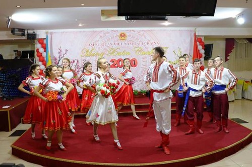 Đại sứ quán Việt Nam tại Ukraine đón Tết cổ truyền năm 2020 - ảnh 3