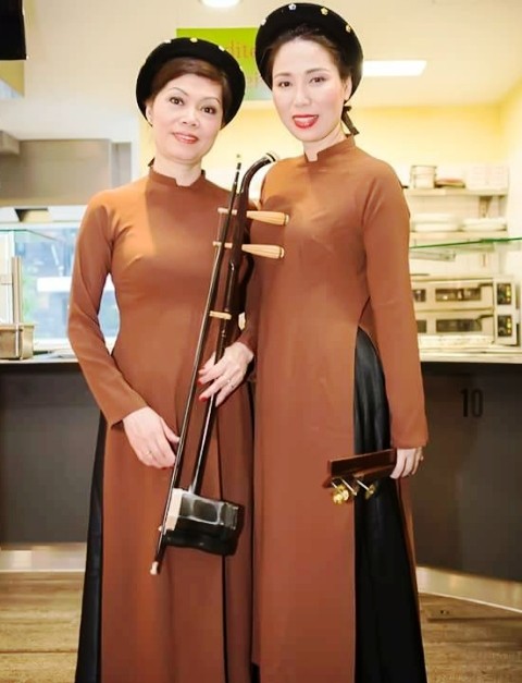 Biểu diễn trang phục truyền thống Việt Nam và Tiếng hát quê hương tại CHLB Đức - ảnh 2