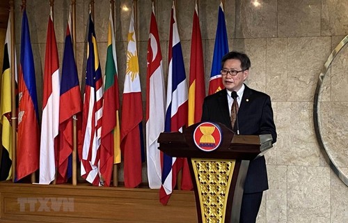Việt Nam đóng góp tích cực cho tiến trình hội nhập và xây dựng cộng đồng ASEAN - ảnh 1