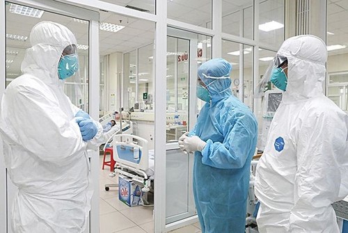 Lần đầu tiên Việt Nam tiếp nhận điều trị khẩn cấp nhân viên Liên hợp quốc nhiễm COVID-19 - ảnh 1