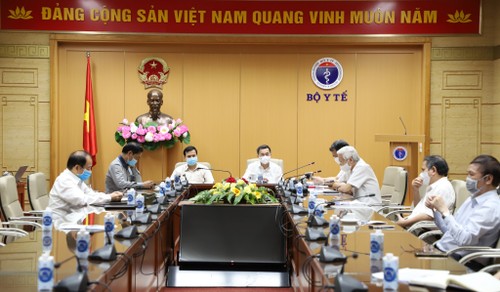 Việt Nam đẩy nhanh tiến độ cấp phép cho vaccine phòng COVID-19 Nanocovax - ảnh 1
