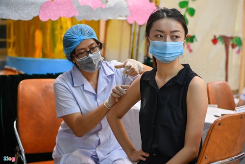 Việt Nam đẩy mạnh tiêm vaccine phòng Covid-19 - ảnh 2