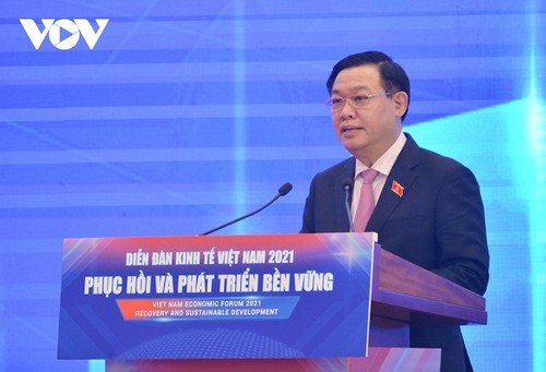 Chủ tịch Quốc hội Vương Đình Huệ: Không ngừng cải thiện năng lực quản trị quốc gia, năng lực quản trị doanh nghiệp - ảnh 1