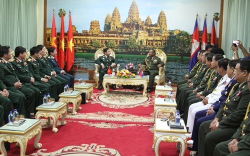 Việt Nam và Campuchia tăng cường hợp tác quốc phòng - ảnh 1