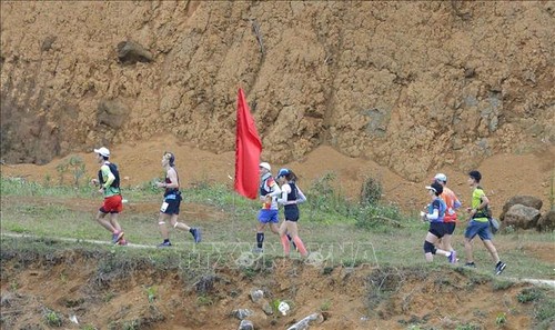 Lần đầu tổ chức Giải chạy marathon khám phá con đường đá cổ PaVi ở Lai Châu - ảnh 1