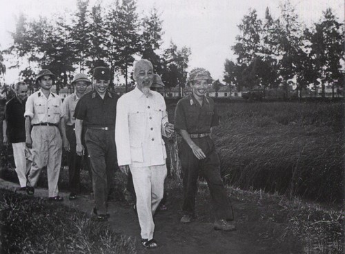 Trưng bày chuyên đế “Đại tướng Văn Tiến Dũng - Danh tướng thời đại Hồ Chí Minh” - ảnh 1