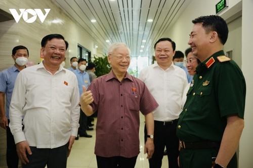 Tổng Bí thư Nguyễn Phú Trọng tiếp xúc cử tri trước kỳ họp thứ 3 Quốc hội khoá XV - ảnh 1