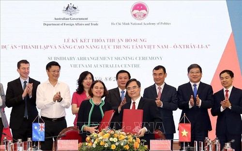 Hợp tác triển khai Dự án “Thành lập và nâng cao năng lực của Trung tâm Việt Nam - Australia” - ảnh 1