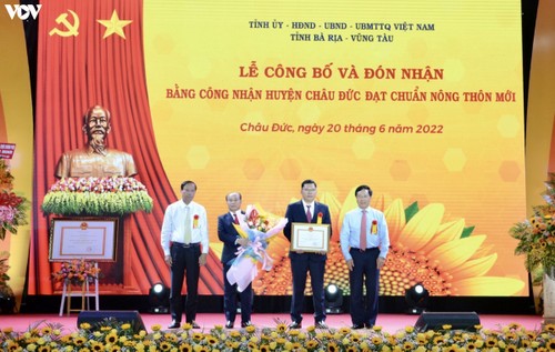 Phó Thủ tướng Phạm Bình Minh trao bằng công nhận nông thôn mới cho huyện Xuyên Mộc - ảnh 1
