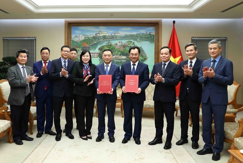 Phó Thủ tướng Trần Lưu Quang tiếp Chủ tịch Tập đoàn Sunny  - ảnh 2