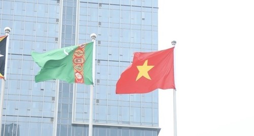 ASIAD 2023: Quốc kỳ Việt Nam tung bay tại Làng Á vận hội  - ảnh 1