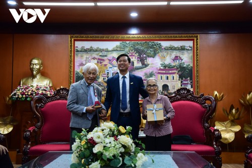 Giáo sư Trần Thanh Vân thăm Đài Tiếng nói Việt Nam - ảnh 2