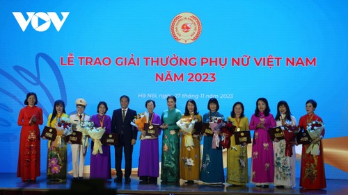 Lễ Trao Giải thưởng Phụ nữ Việt Nam - ảnh 1
