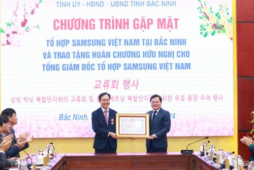 Trao Huân chương Hữu nghị tặng Tổng Giám đốc Tổ hợp Samsung Việt Nam - ảnh 1