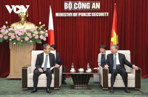 Bộ trưởng Tô Lâm tiếp Đại sứ đặc mệnh toàn quyền Nhật Bản tại Việt Nam - ảnh 1