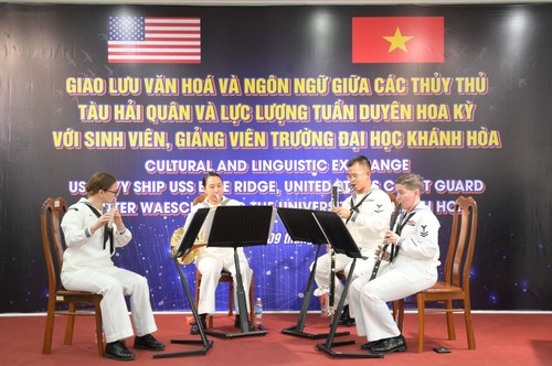 Giao lưu hải quân Hoa Kỳ tại Khánh Hòa - ảnh 1