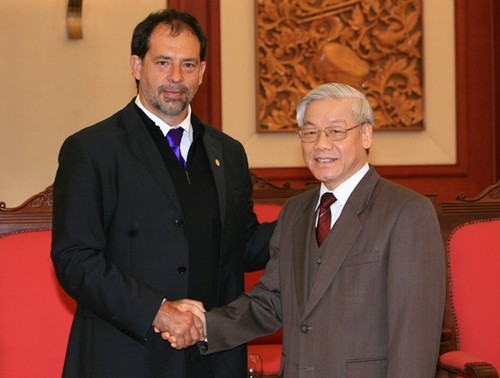Ketua Senat Cile mengakhiri kunjungan di Vietnam - ảnh 1