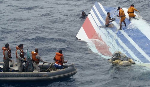 Malaysia resmi menyatakan hilangnya pesawat terbang MH370 sebagai kecelakaan. - ảnh 1