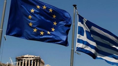 EU mendesak Yunani supaya menanggapi konsesi yang diberikan kreditor - ảnh 1
