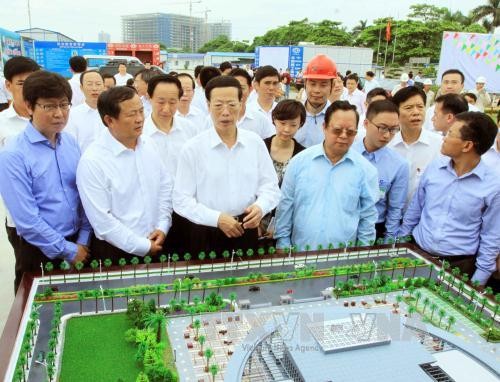 Deputi PM Dewan Negara Tiongkok mengunjungi proyek bangunan Wisma persahabatan Vietnam-Tiongkok - ảnh 1