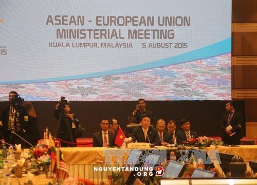 ASEAN dan negara-negara mitra mendorong kerjasama dan mempertahankan perdamaian, kestabilan dan perkembangan di kawasan - ảnh 1