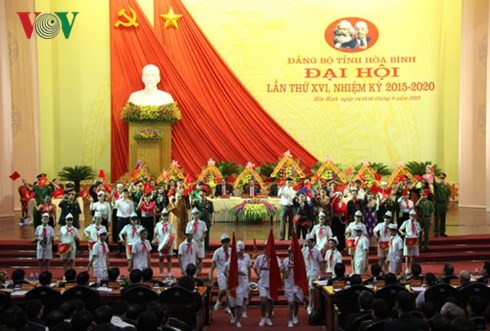 Kongres Partai Komite propinsi Hoa Binh ke-16 dibuka - ảnh 1
