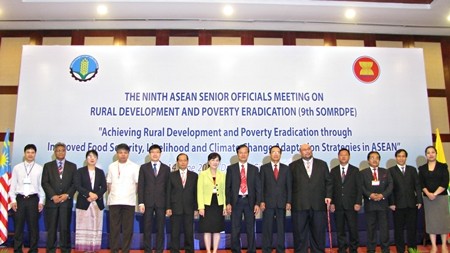 ASEAN memperkuat kerjasama pengembangan pedesaan dan pengentas dari kelaparan dan kemiskinan - ảnh 1