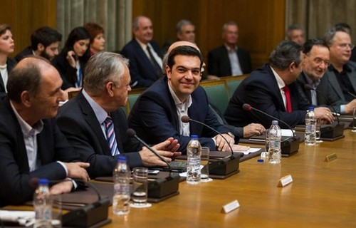 Yunani memulai menilai pelaksanaan program bantuan baru - ảnh 1