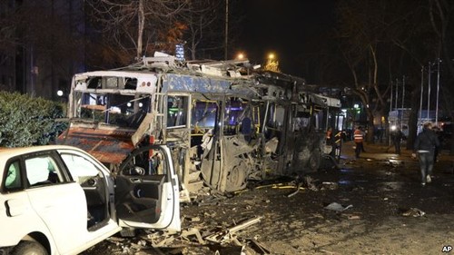 Serangan bom di Ankara : Kelompok ekstrimis TAK mengakui menjadi pelaku utama - ảnh 1