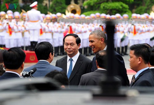 Panorama kunjungan Presiden Amerika Serikat, Barack Obama di Vietnam - ảnh 1