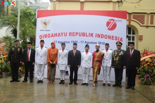 Memperingati  ultah  ke-71 Hari Kemerdekaan Republik Indonesia  - ảnh 12