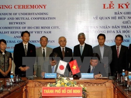 Kota Ho Chi Minh menandatangani MoU tentang hubungan persahabatan dan kerjasama dengan propinsi Aichi, Jepang - ảnh 1
