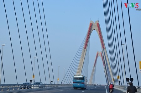 Kota Hanoi dan penggalan-penggalan jembatan  yang menyambungkan waktu - ảnh 8