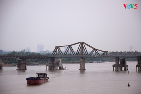 Kota Hanoi dan penggalan-penggalan jembatan  yang menyambungkan waktu - ảnh 11