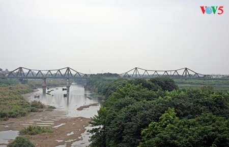 Kota Hanoi dan penggalan-penggalan jembatan  yang menyambungkan waktu - ảnh 21