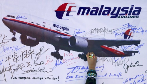 Malaysia membentuk kelompok menangani masalah yang bersangkutan dengan hilangnya pesawat terbang MH370 - ảnh 1