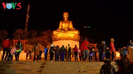 Yen Tu - Fajar di tempat Buddha - ảnh 4