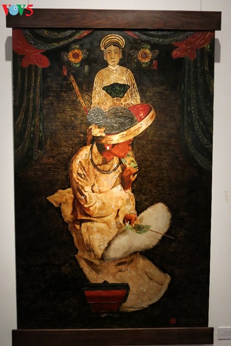 Lukisan tentang keyakinan memuja Tri Dewi Ibunda Vietnam ciptaan pelukis Tran Tuan Long - ảnh 6