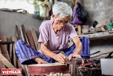 Desa pembuatan instrumen musik Dao Xa, tempat yang menyimpan suara jiwa Vietnam - ảnh 1