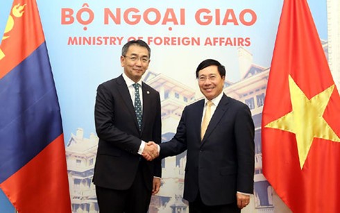 Vietnam dan Mongolia meningkatkan efektivitas kerjasama ekonomi dan forum-forum multilateral - ảnh 1