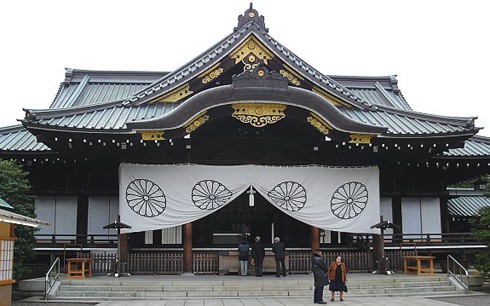 Puluhan legislator Jepang berziarah di kuil Yasukuni - ảnh 1