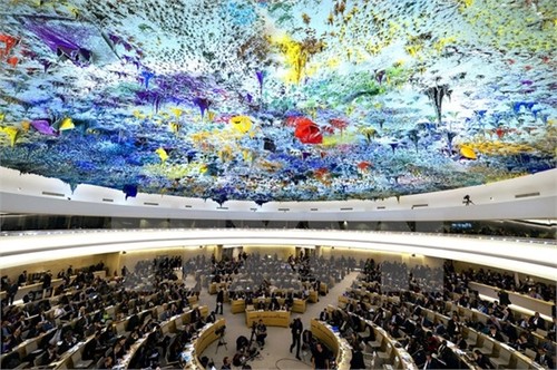 Dewan HAM PBB mengesahkan draft resolusi mengenai perubahan iklim  dan hak manusia - ảnh 1