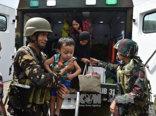  Filipina menegaskan tidak berunding dengan pasukan pembangkang Islam - ảnh 1