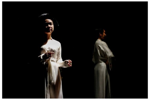 Keindahan dari cahaya melalui sudut pandang dari saudara-saudara Nguyen Viet Thanh - Tran Manh Tuan - ảnh 15