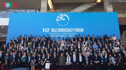 Panorama Forum Demokrasi Bali yang ke-10 di Banten, Indonesia - ảnh 2