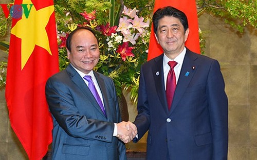 Media Jepang memberitakan kental tentang kunjungan dari PM Vietnam, Nguyen Xuan Phuc di Jepang - ảnh 1