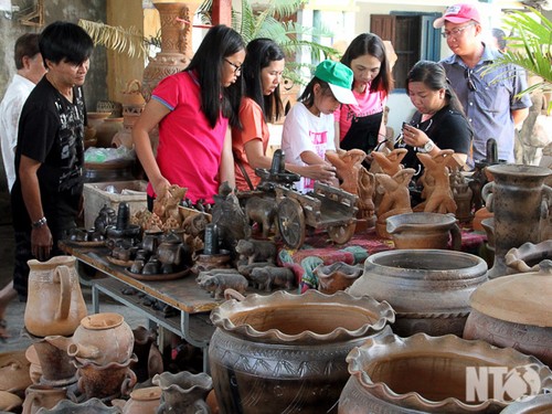 Kekhususan Desa kerajinan membuat  keramik Bau Truc - ảnh 1