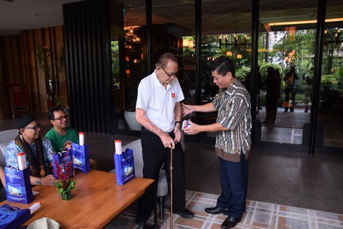 VOV5 melakukan pertemuan dan menyampaikan penghargaan “Pendengar Tipikal tahun 2018” di Jakarta, Indonesia - ảnh 8