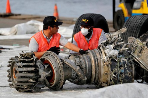 Indonesia telah menemukan kotak hitam rekaman kokpit pesawat terbang dari Maskapai Penerbangan Lion Air yang menjumpai kecelakaan - ảnh 1
